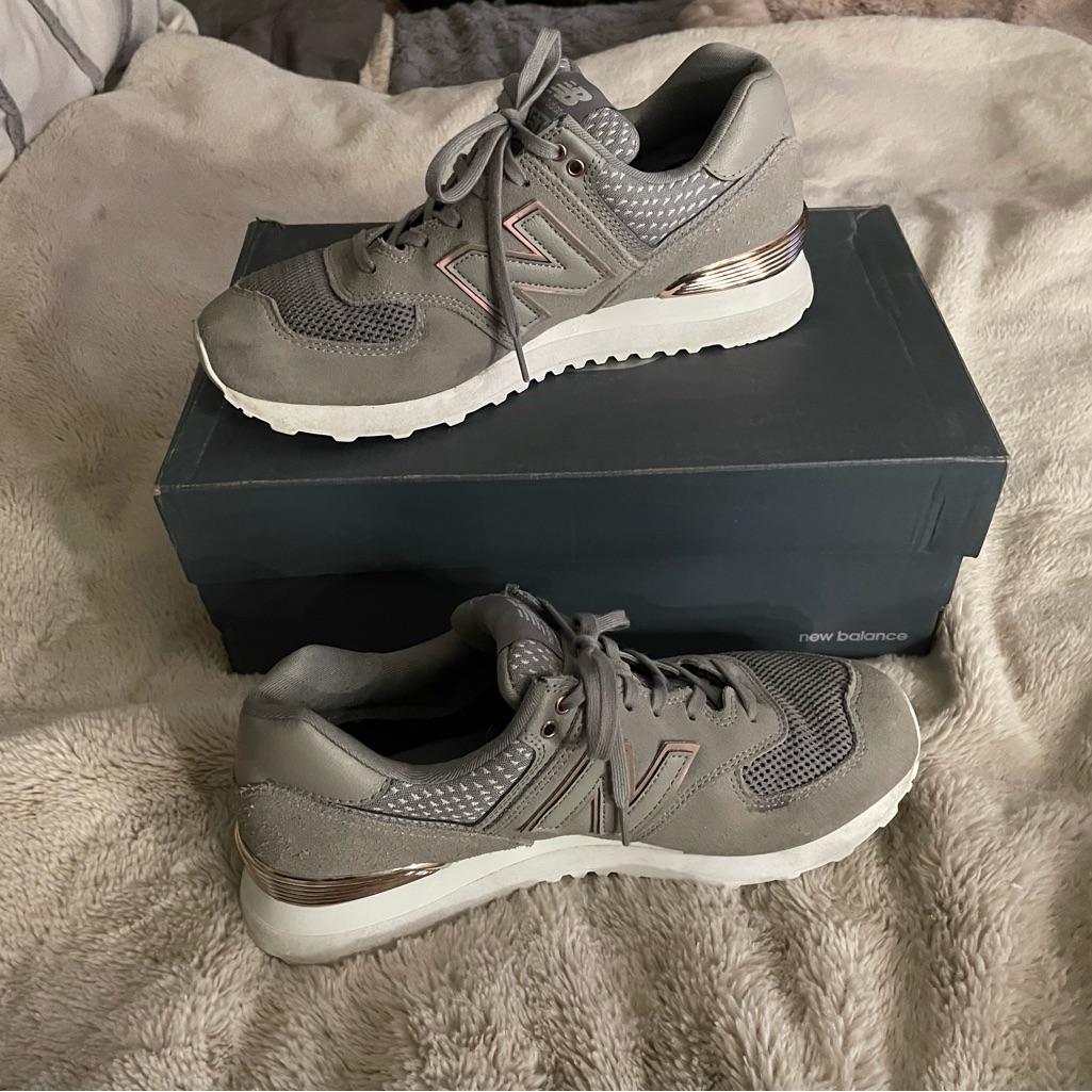 New Balance 574 Grey/Rose Gold Sneaker Sz9